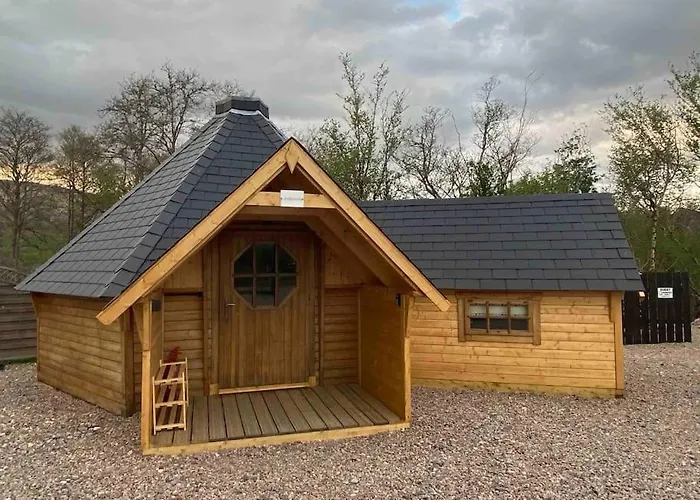 High Quality Cabin With Views Of Ben Nevis