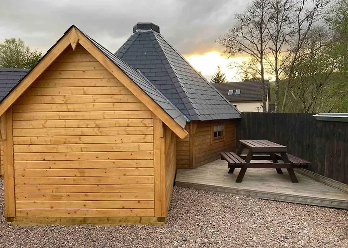 High Quality Cabin With Views Of Ben Nevis
